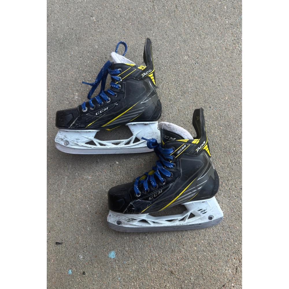 CCM Tacks 4092 Ice Hockey Skates Youth‎ Size 3 Black Yellow Blue Laces